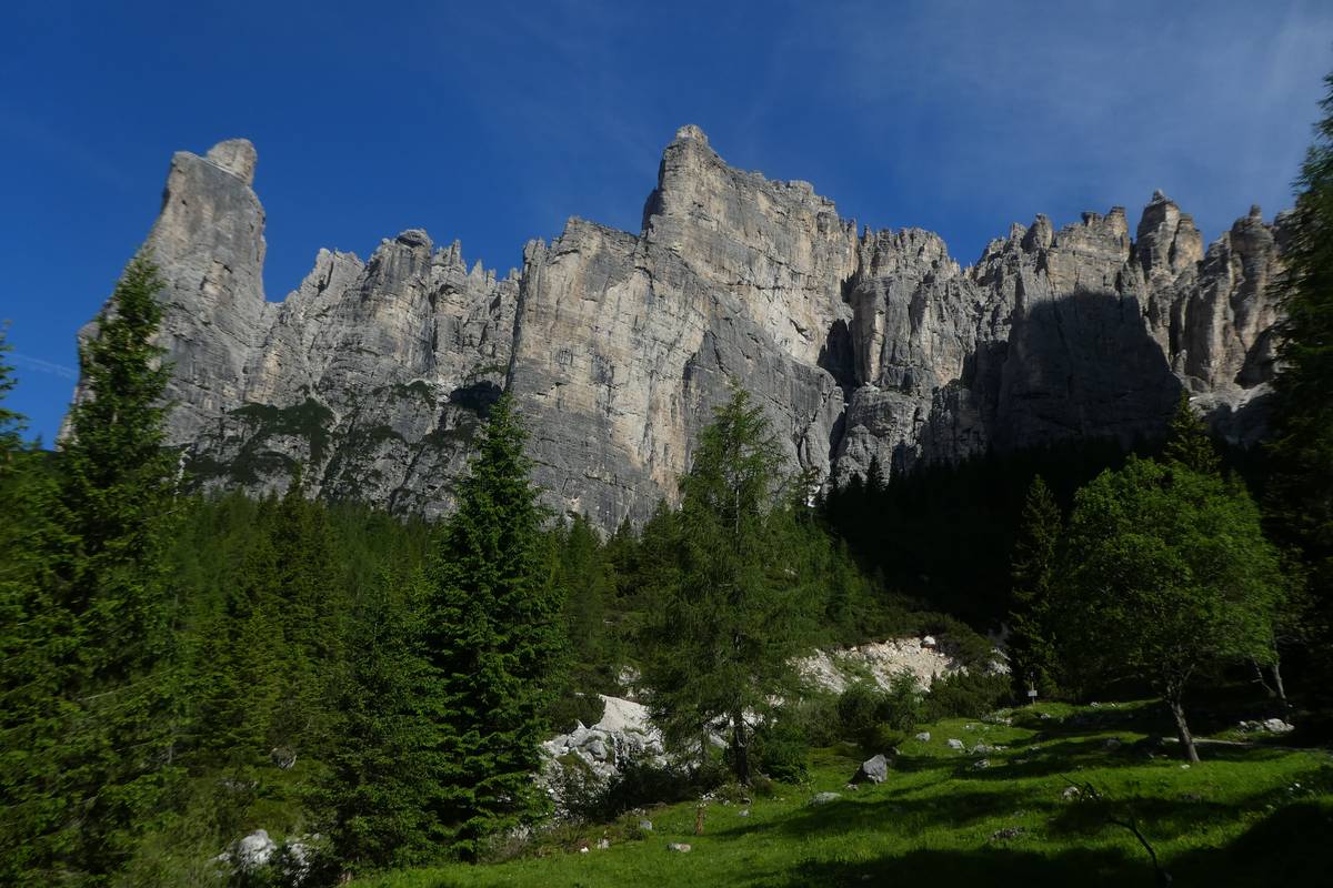 The elaborate skyline of Cantoni di Pelsa