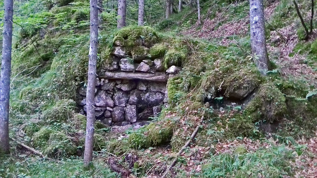 Angheràz bàs Lime kiln