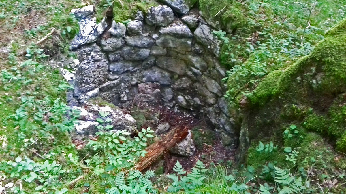 Angheràz bàs Lime kiln