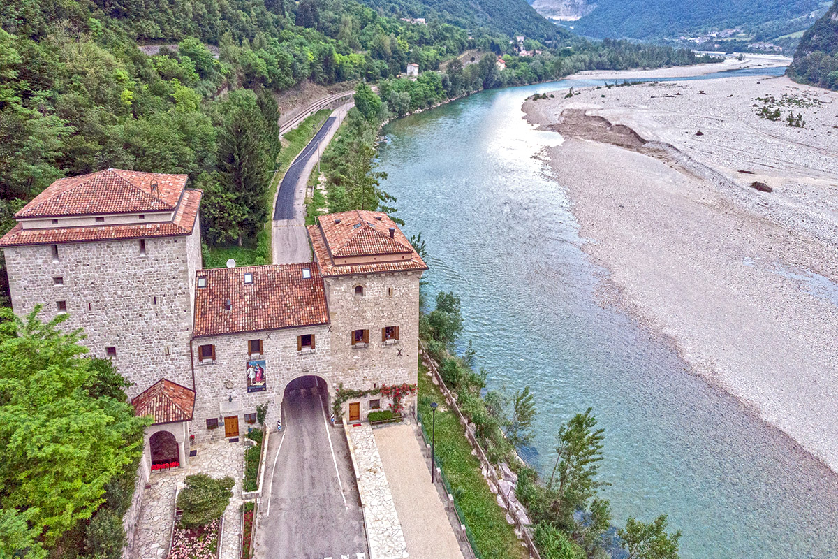 Castelnuovo Castle and the Piave river (photo by Giacomo De Donà)