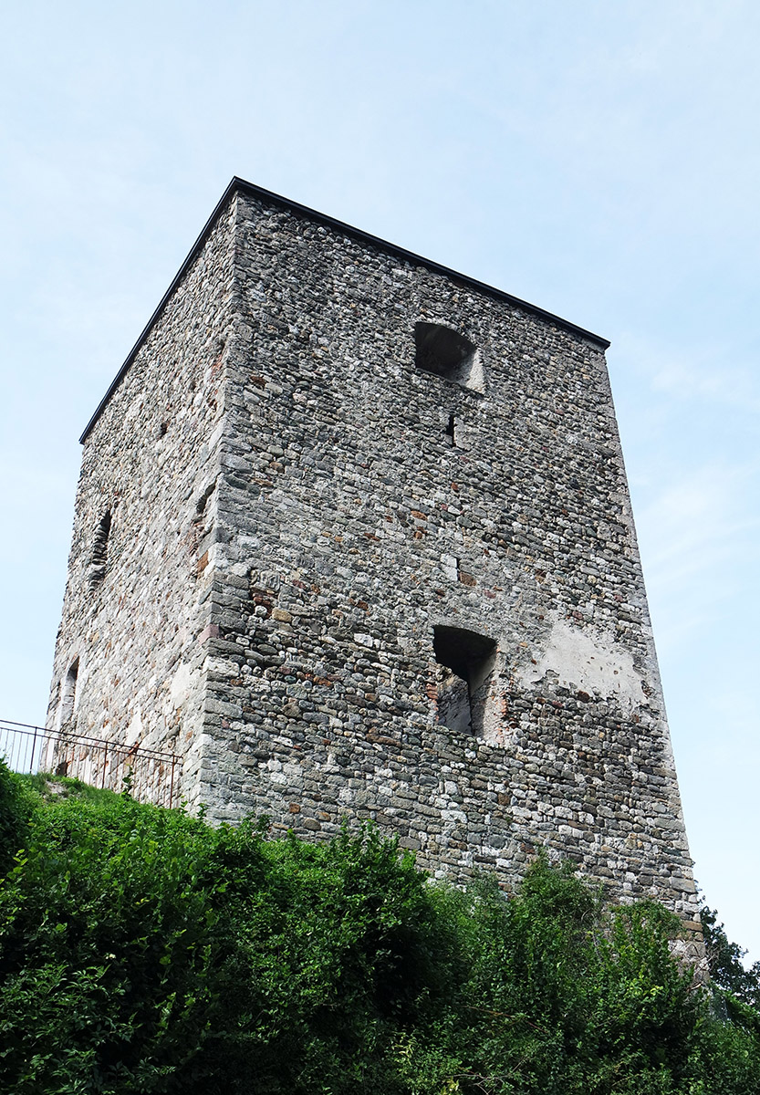 The Rattenberg castle keep with square floor-plan and stonework of dolomite stone.