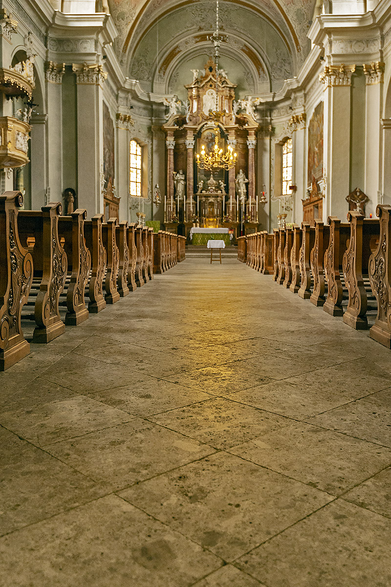 Interno della chiesa parrocchiale (foto Giacomo De Donà)